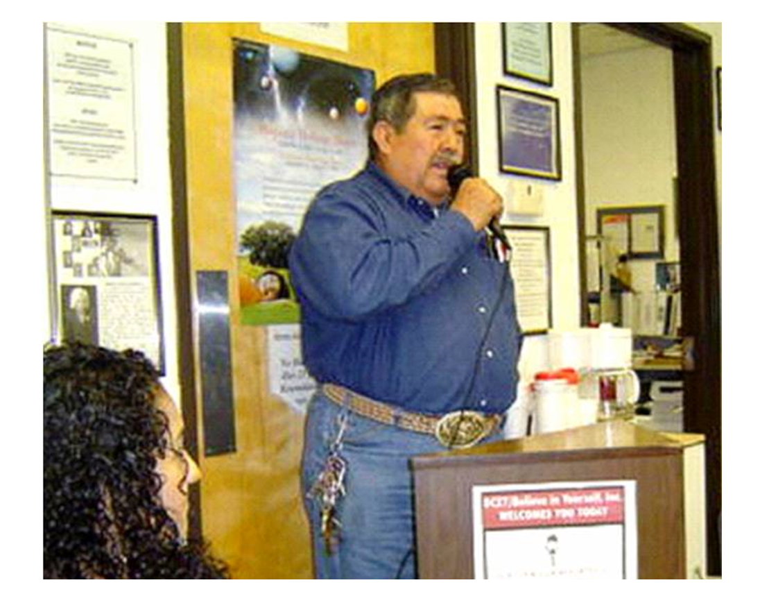 En Irving, Texas los inmigrantes logran hablar inglés porque tienen un Ángel llamado Elvia Wallace-Martínez